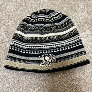Reversible Pittsburgh Penguins Black and Gold Striped Beanie